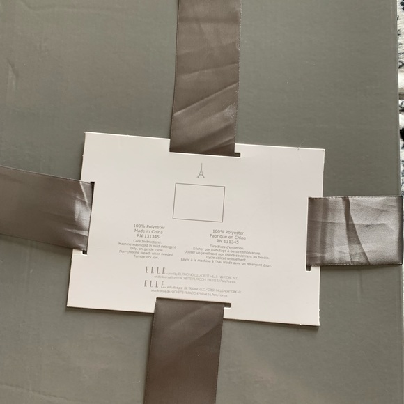 Elle Decor Embossed Throw blanket white NWT - Picture 9 of 9